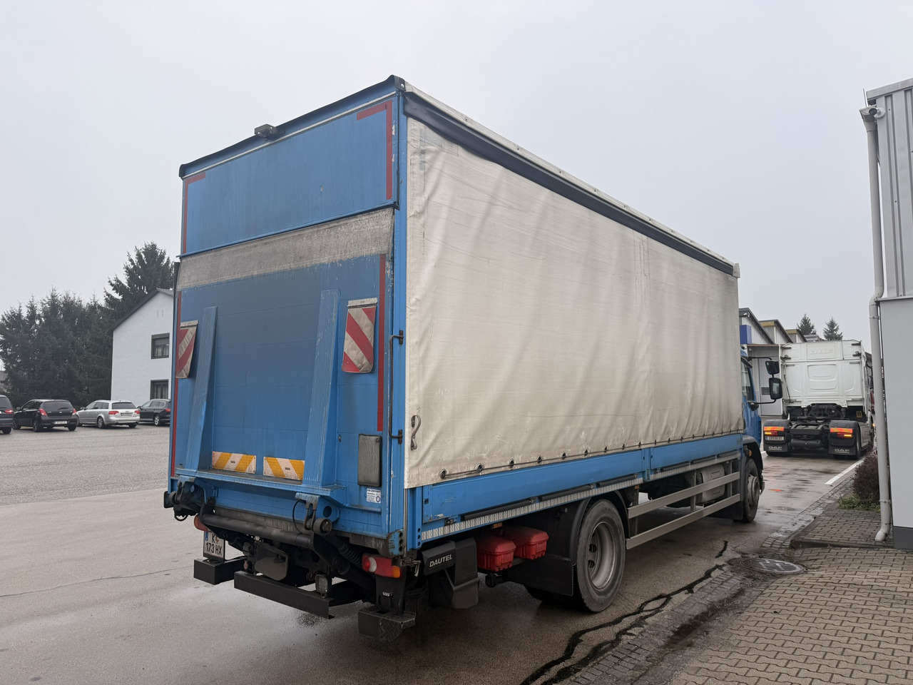 DAF LF 290 Pritschenaufbau Ladebordwand AHK - Тентованный грузовик: фото 3 DAF LF 290 Pritschenaufbau Ladebordwand AHK - Тентованный грузовик: фото 3