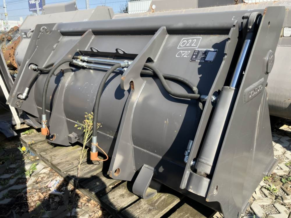 Volvo Klappschaufel mit Messer -P Aufnahme - Ковш: фото 2 Volvo Klappschaufel mit Messer -P Aufnahme - Ковш: фото 2