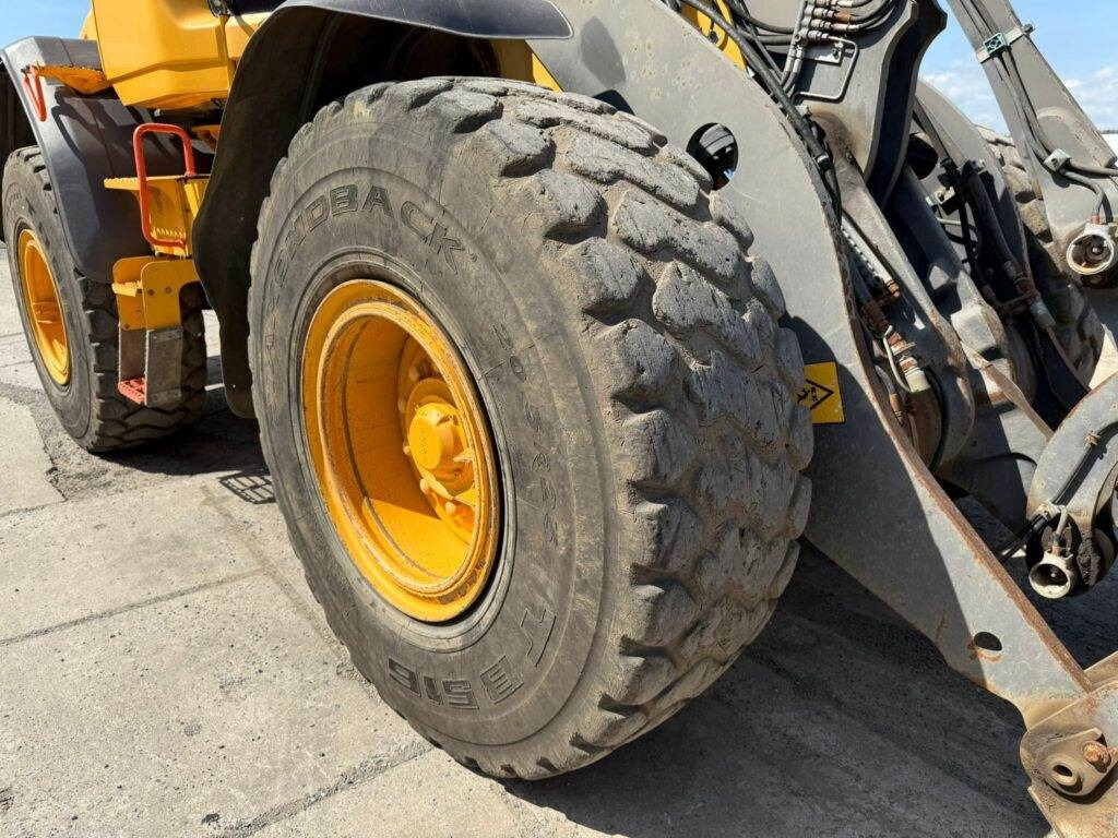 Колёсный погрузчик Volvo L60H: фото 14 Колёсный погрузчик Volvo L60H: фото 14