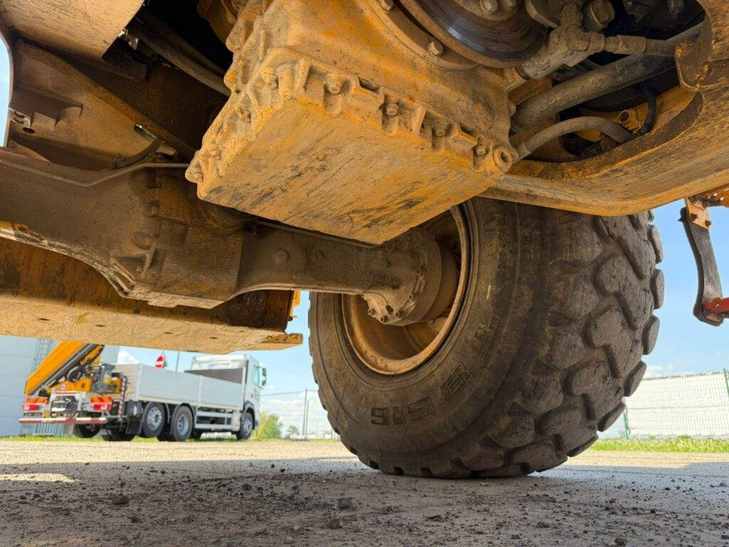 Колёсный погрузчик Volvo L60H: фото 13 Колёсный погрузчик Volvo L60H: фото 13