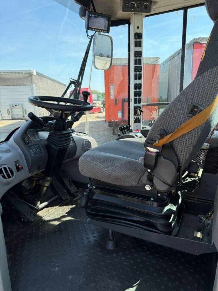 Колёсный погрузчик Volvo L60H: фото 23 Колёсный погрузчик Volvo L60H: фото 23