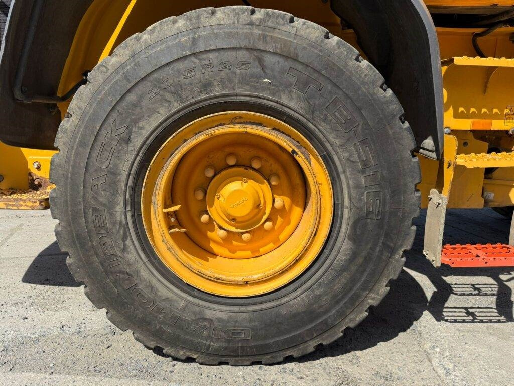 Колёсный погрузчик Volvo L60H: фото 15 Колёсный погрузчик Volvo L60H: фото 15