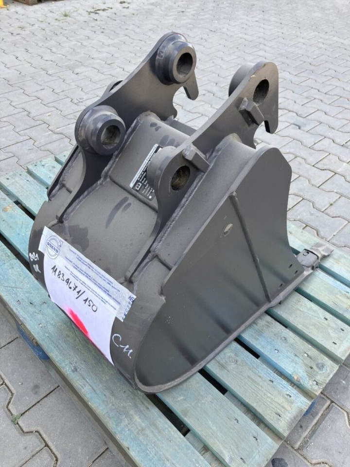 Volvo Tieflöffel mit Zähnen - Festanbau - Экскаватор-погрузчик: фото 2 Volvo Tieflöffel mit Zähnen - Festanbau - Экскаватор-погрузчик: фото 2