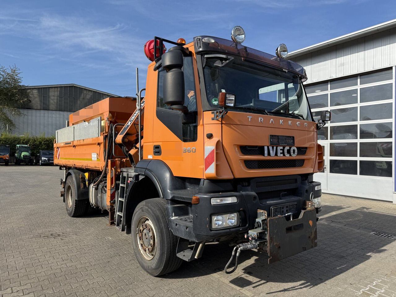 Iveco TRAKKER Kipper Kran TEREX 85.2 Salzstreuer - Самосвал, Автоманипулятор: фото 1 Iveco TRAKKER Kipper Kran TEREX 85.2 Salzstreuer - Самосвал, Автоманипулятор: фото 1