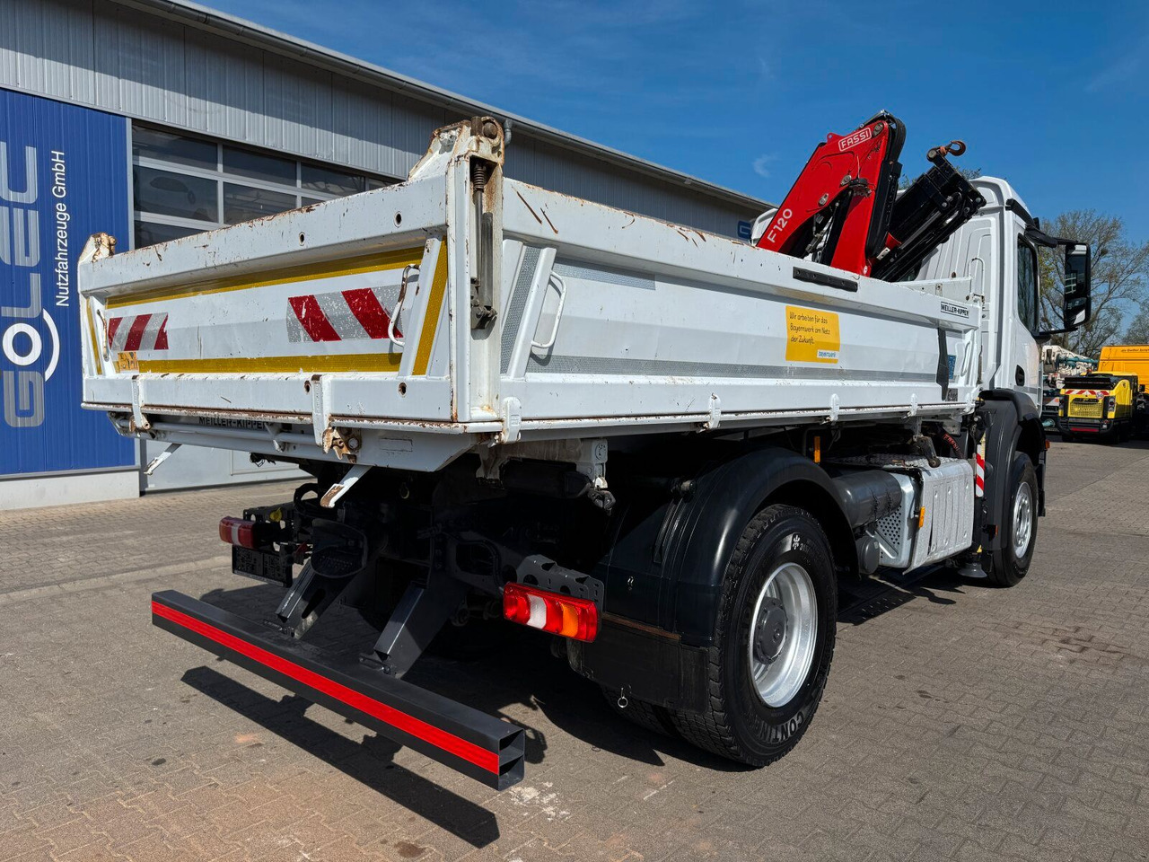 Mercedes-Benz AROCS 1832 4x2 Euro 6 Kipper Kran FASSI F120FB - Самосвал, Автоманипулятор: фото 4 Mercedes-Benz AROCS 1832 4x2 Euro 6 Kipper Kran FASSI F120FB - Самосвал, Автоманипулятор: фото 4