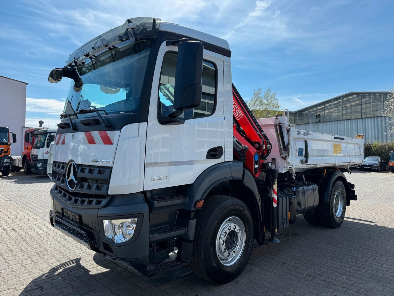 Mercedes-Benz AROCS 1832 4x2 Euro 6 Kipper Kran FASSI F120FB - Автоманипулятор: фото 2 Mercedes-Benz AROCS 1832 4x2 Euro 6 Kipper Kran FASSI F120FB - Автоманипулятор: фото 2