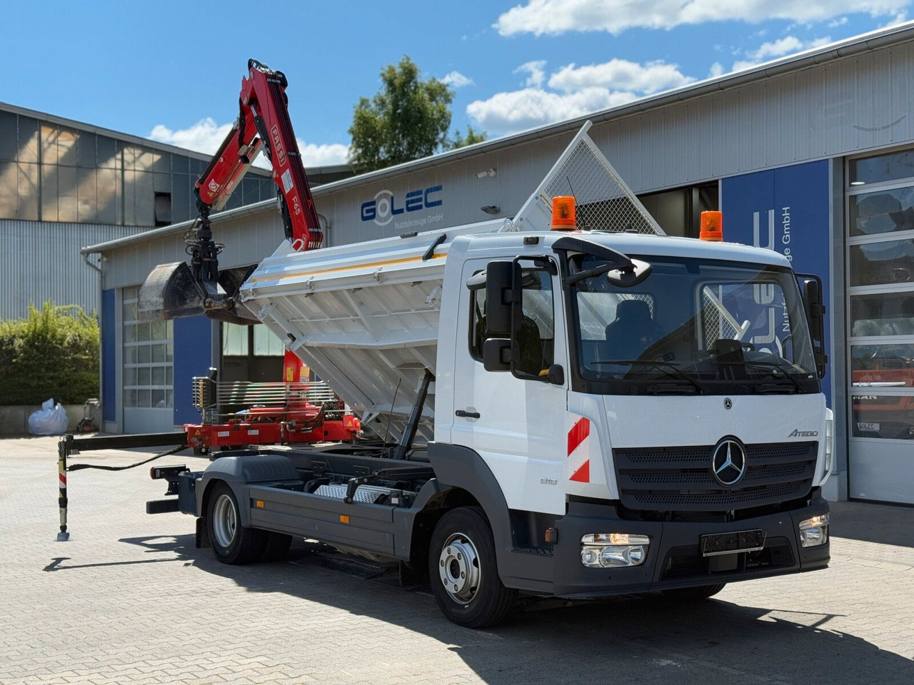 Mercedes-Benz ATEGO 818 4x2 Euro 6 Kipper Kran FASSI F65B.0.22 - Малотоннажный самосвал: фото 2 Mercedes-Benz ATEGO 818 4x2 Euro 6 Kipper Kran FASSI F65B.0.22 - Малотоннажный самосвал: фото 2