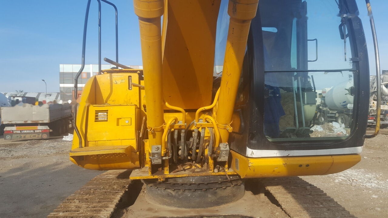 JCB JS 180 - Гусеничный экскаватор: фото 5 JCB JS 180 - Гусеничный экскаватор: фото 5