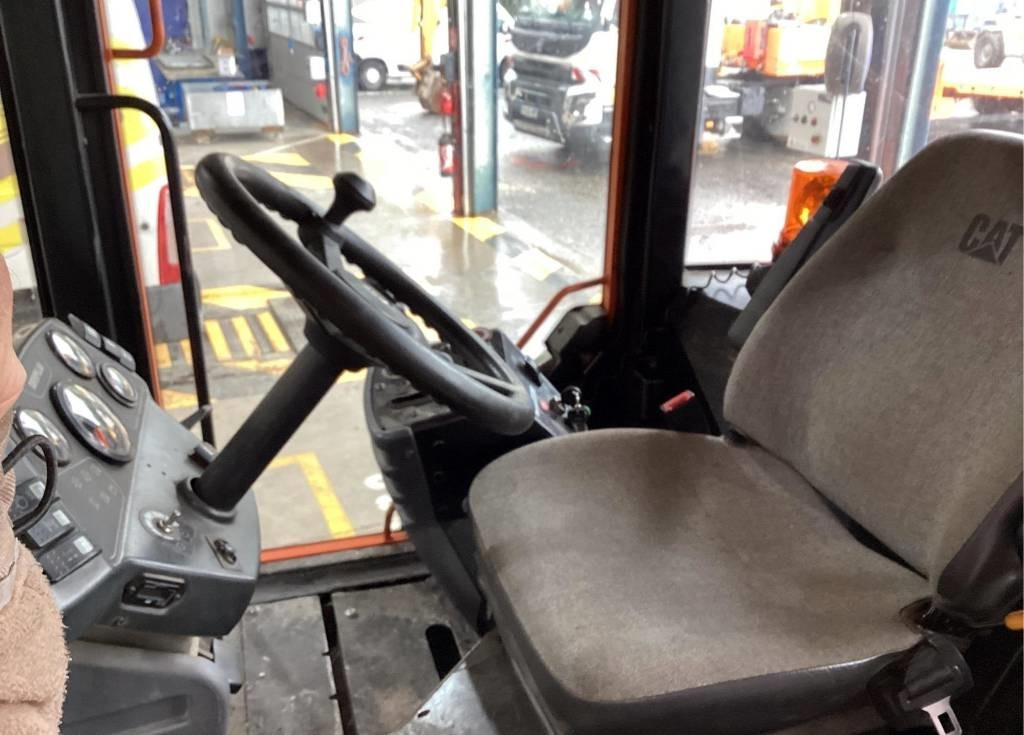 CAT CB 434 D - Дорожный каток: фото 3 CAT CB 434 D - Дорожный каток: фото 3