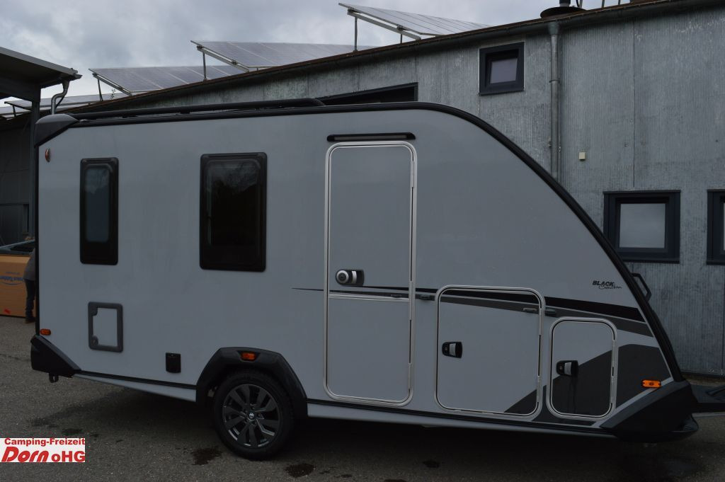 Knaus Sport&Fun 480 QL Black Selection Auflastung 1700 - Прицеп дача: фото 1 Knaus Sport&Fun 480 QL Black Selection Auflastung 1700 - Прицеп дача: фото 1