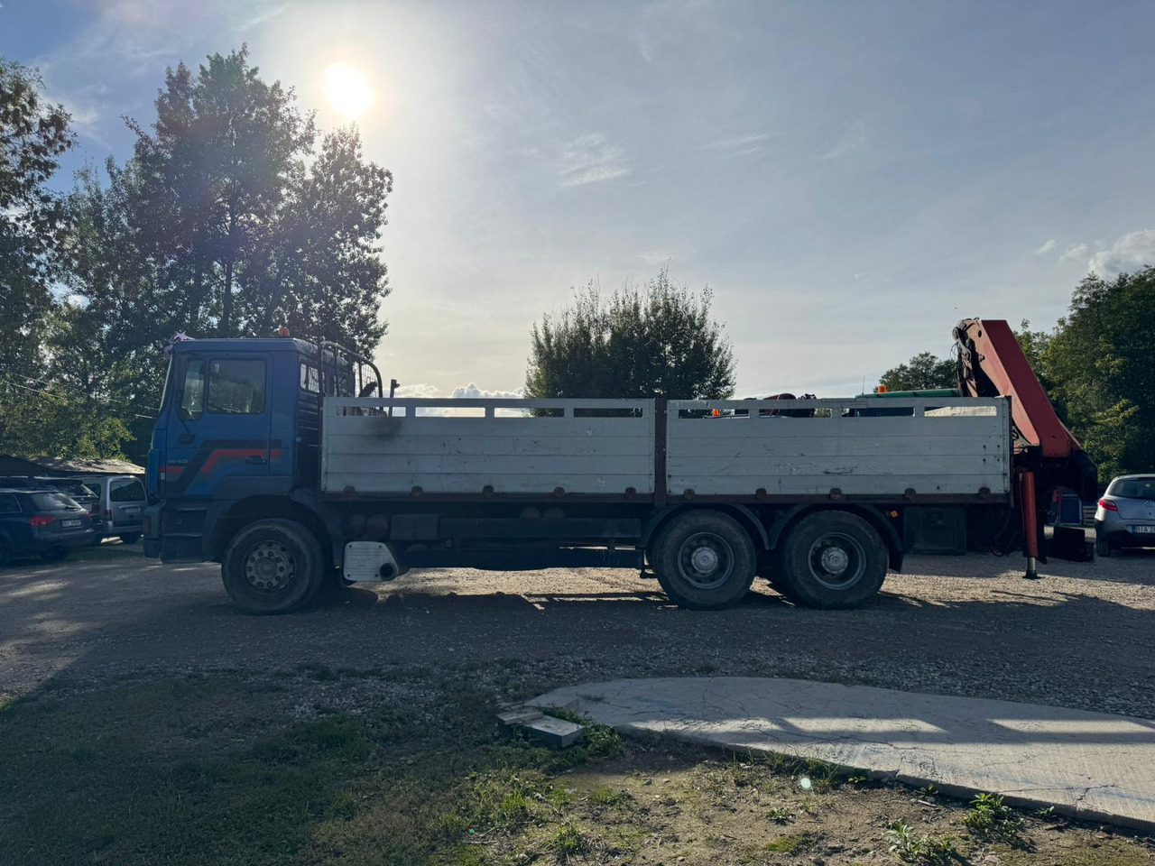 MAN 26.403 6x4 - Грузовик бортовой/ Платформа, Автоманипулятор: фото 4 MAN 26.403 6x4 - Грузовик бортовой/ Платформа, Автоманипулятор: фото 4