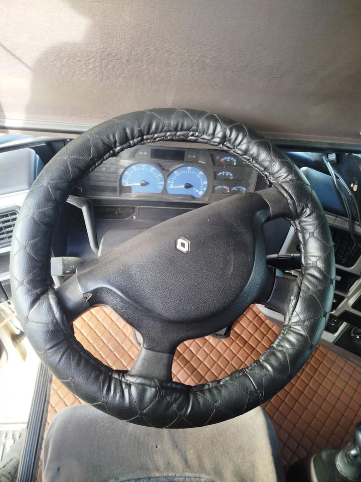 Тягач RENAULT Magnum 440 ID1573S: фото 19 Тягач RENAULT Magnum 440 ID1573S: фото 19