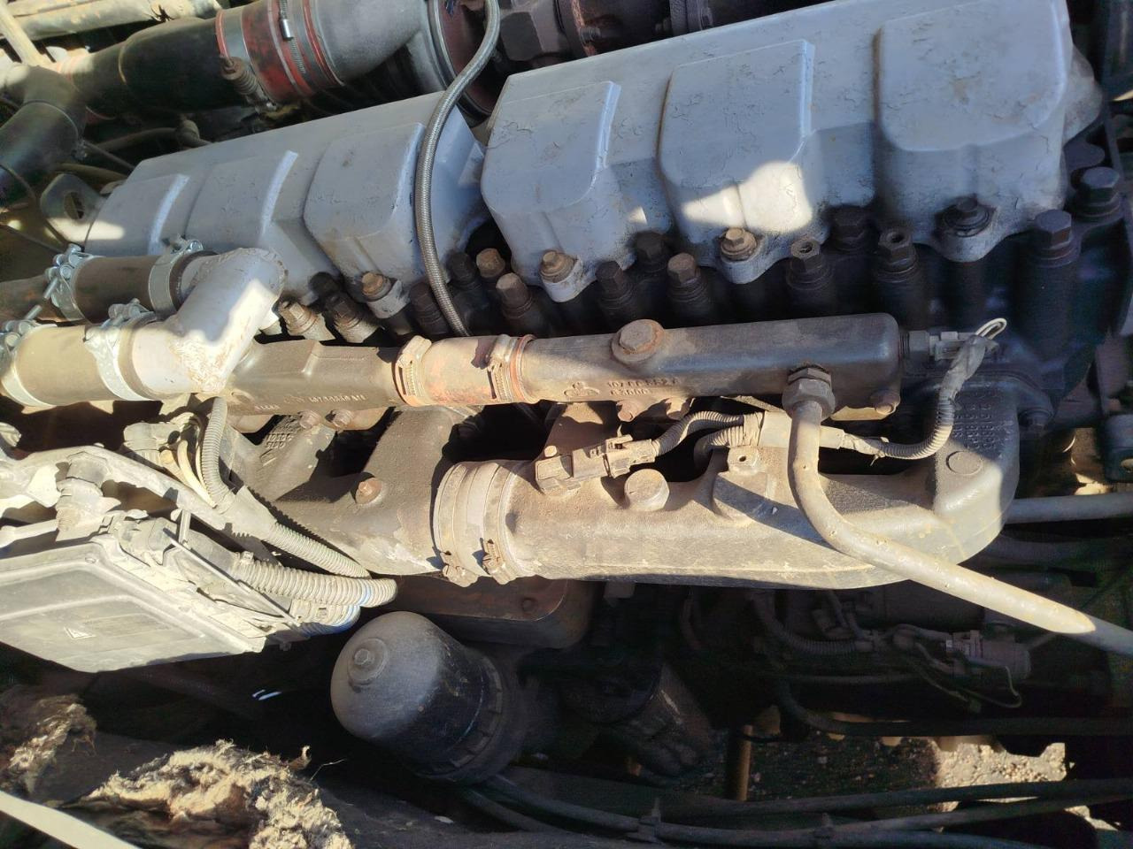 Тягач RENAULT Magnum 440 ID1573S: фото 14 Тягач RENAULT Magnum 440 ID1573S: фото 14