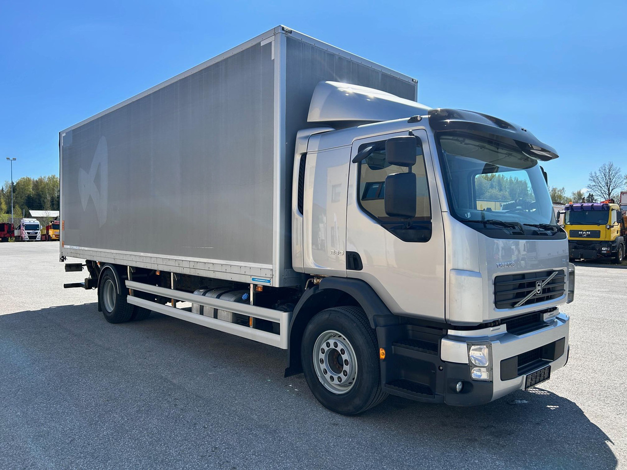 VOLVO FE260 - Грузовик с закрытым кузовом: фото 1 VOLVO FE260 - Грузовик с закрытым кузовом: фото 1