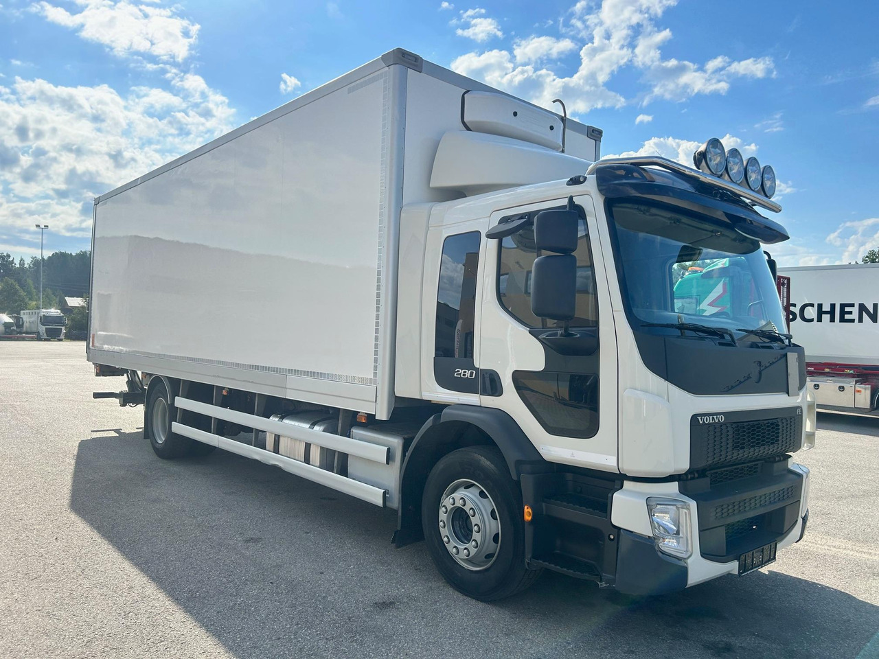 VOLVO FE280 - Грузовик с закрытым кузовом: фото 1 VOLVO FE280 - Грузовик с закрытым кузовом: фото 1