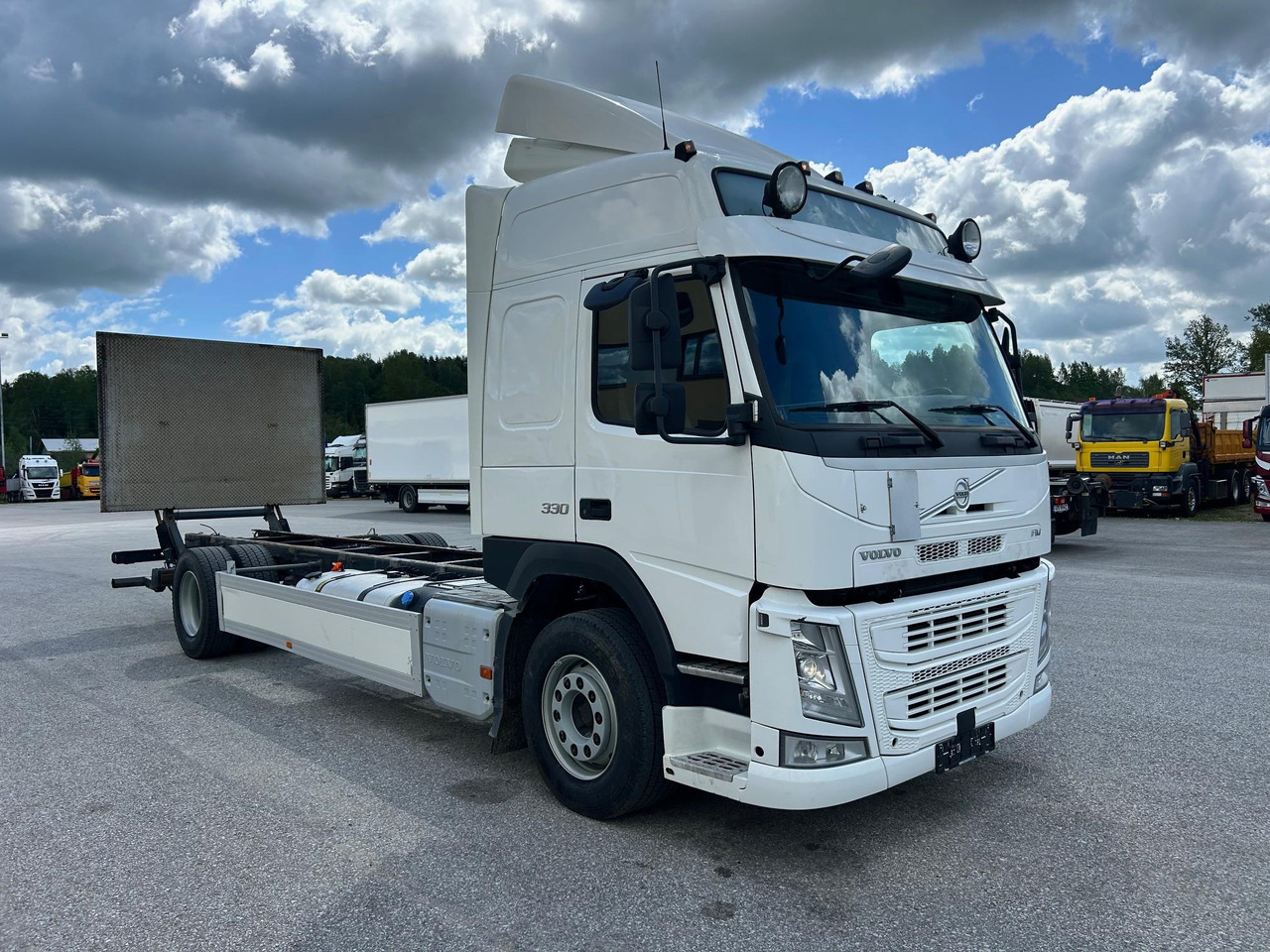 VOLVO FM330 - Грузовик-шасси: фото 1 VOLVO FM330 - Грузовик-шасси: фото 1