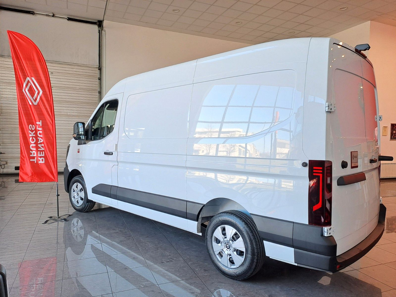 Renault Master L2H2 150 - NAV Klimaaut. Holzb. 270° - Цельнометаллический фургон: фото 5 Renault Master L2H2 150 - NAV Klimaaut. Holzb. 270° - Цельнометаллический фургон: фото 5