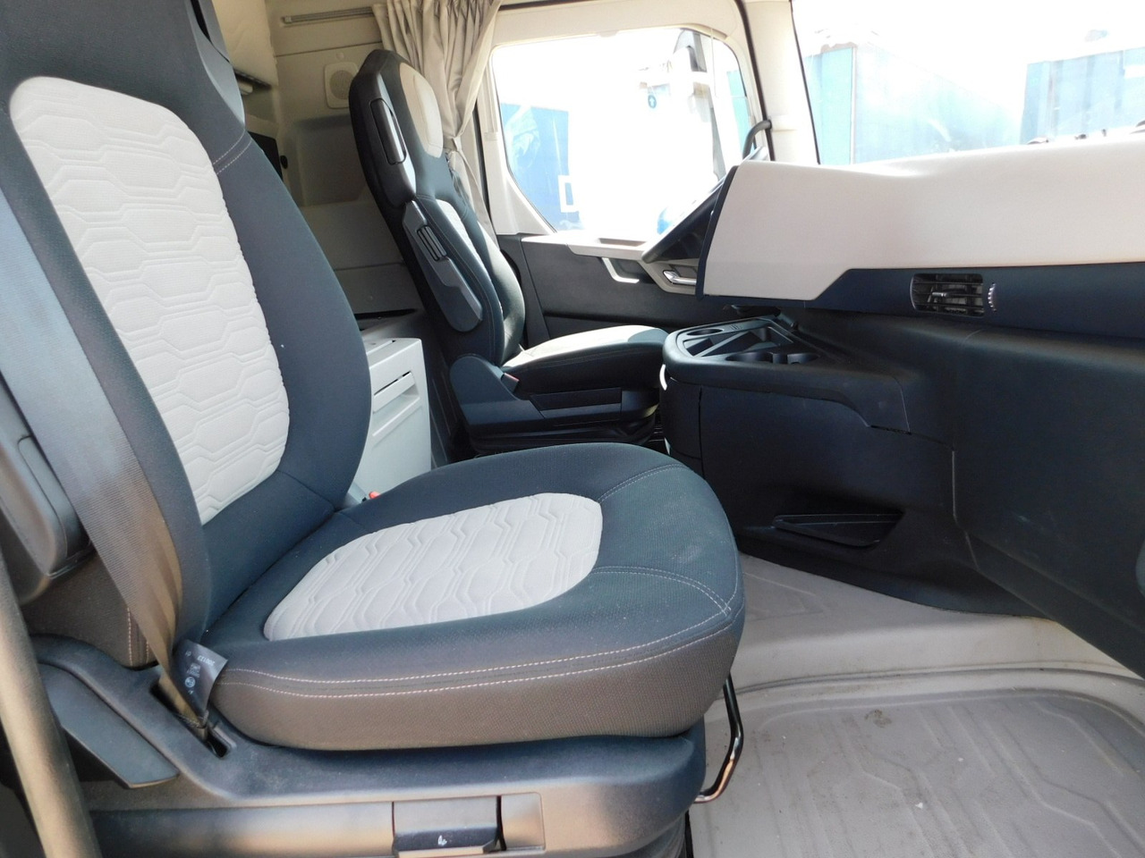 Ford F max 4x2 scab e6 12tx2620 ecotorq - Тягач: фото 5 Ford F max 4x2 scab e6 12tx2620 ecotorq - Тягач: фото 5