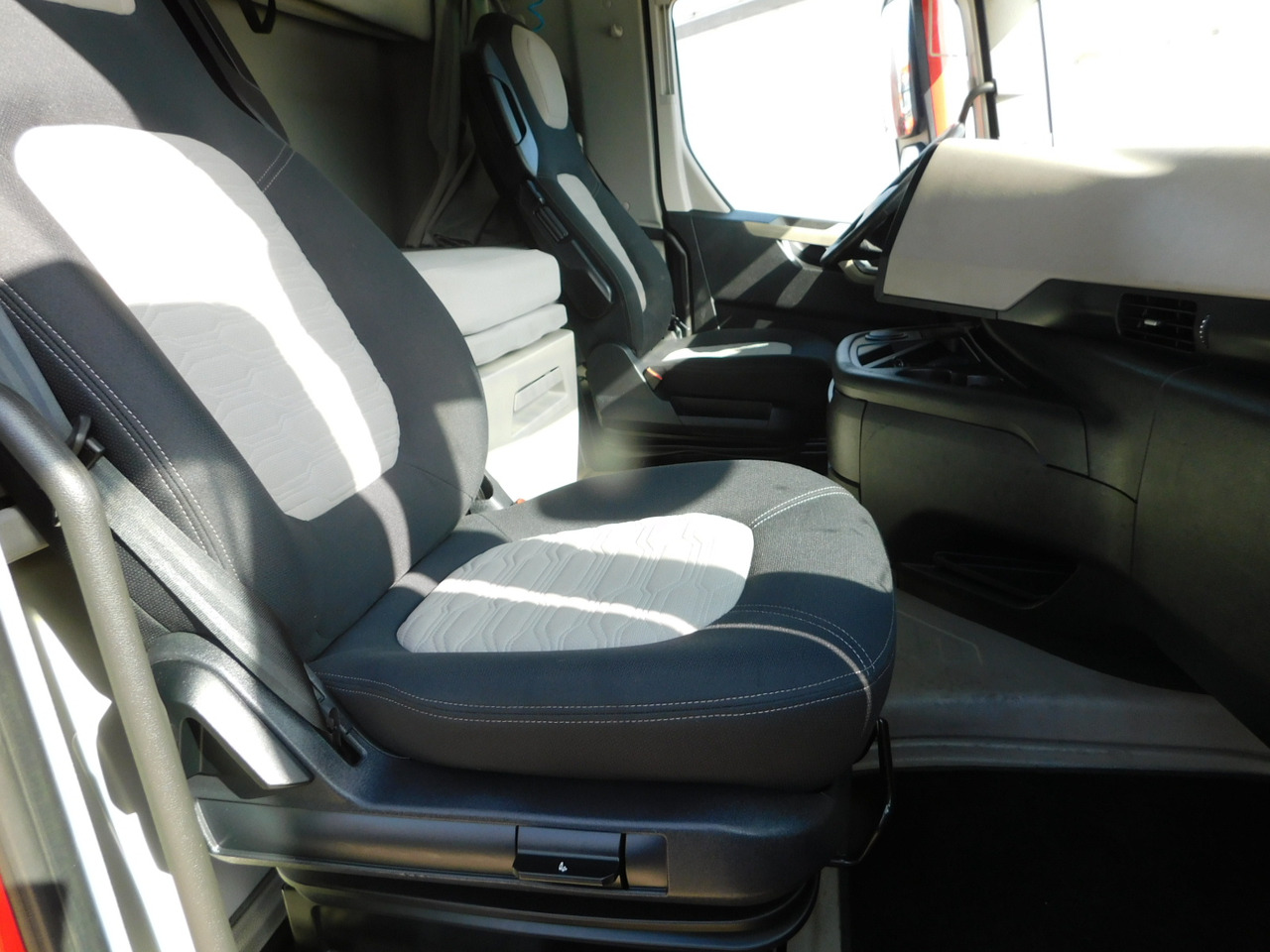 Ford F max ll 4x2 scab e6 12tx2620 - Тягач: фото 5 Ford F max ll 4x2 scab e6 12tx2620 - Тягач: фото 5