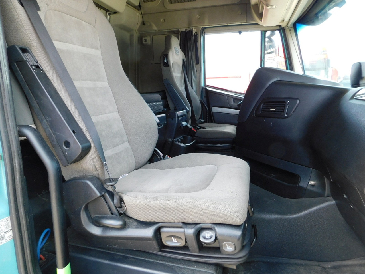 Iveco As440t fp lt - Тягач: фото 5 Iveco As440t fp lt - Тягач: фото 5