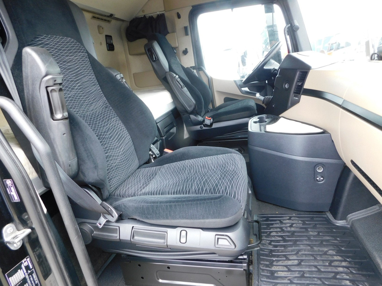 Mercedes Actros - Тягач: фото 5 Mercedes Actros - Тягач: фото 5