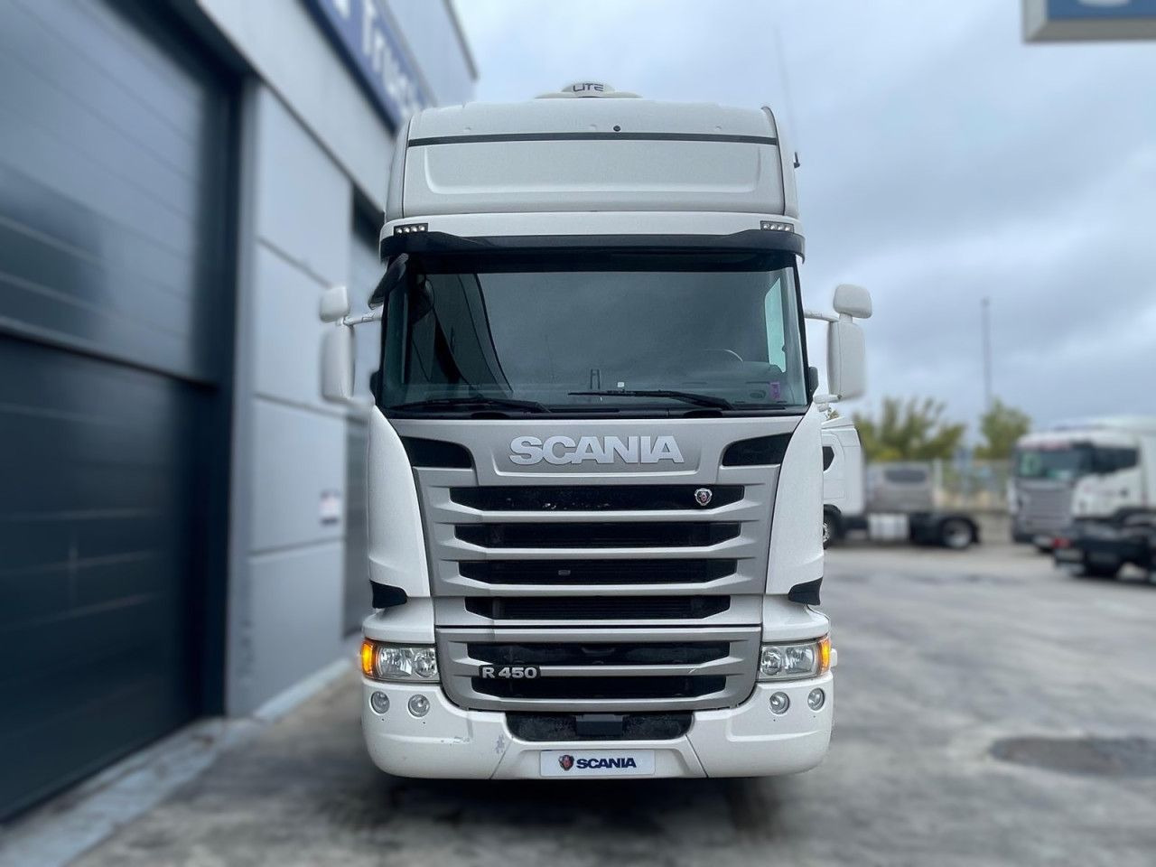 Тягач UVES06240014: фото 1