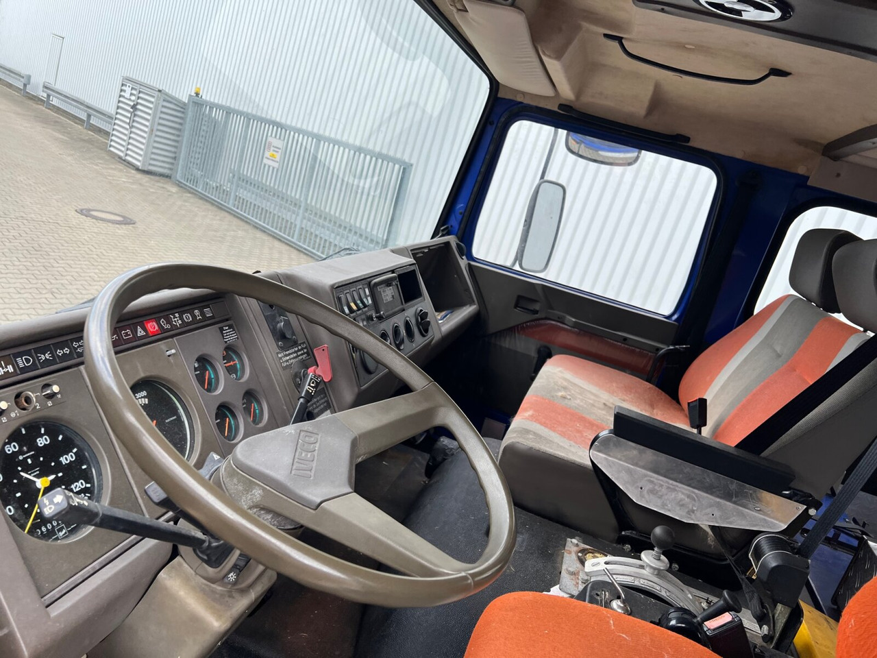 120-23 AW 4x4 Doka 120-23 AW 4x4 Doka, V8-Motor, Seilwinde - Грузовик-шасси: фото 2 120-23 AW 4x4 Doka 120-23 AW 4x4 Doka, V8-Motor, Seilwinde - Грузовик-шасси: фото 2