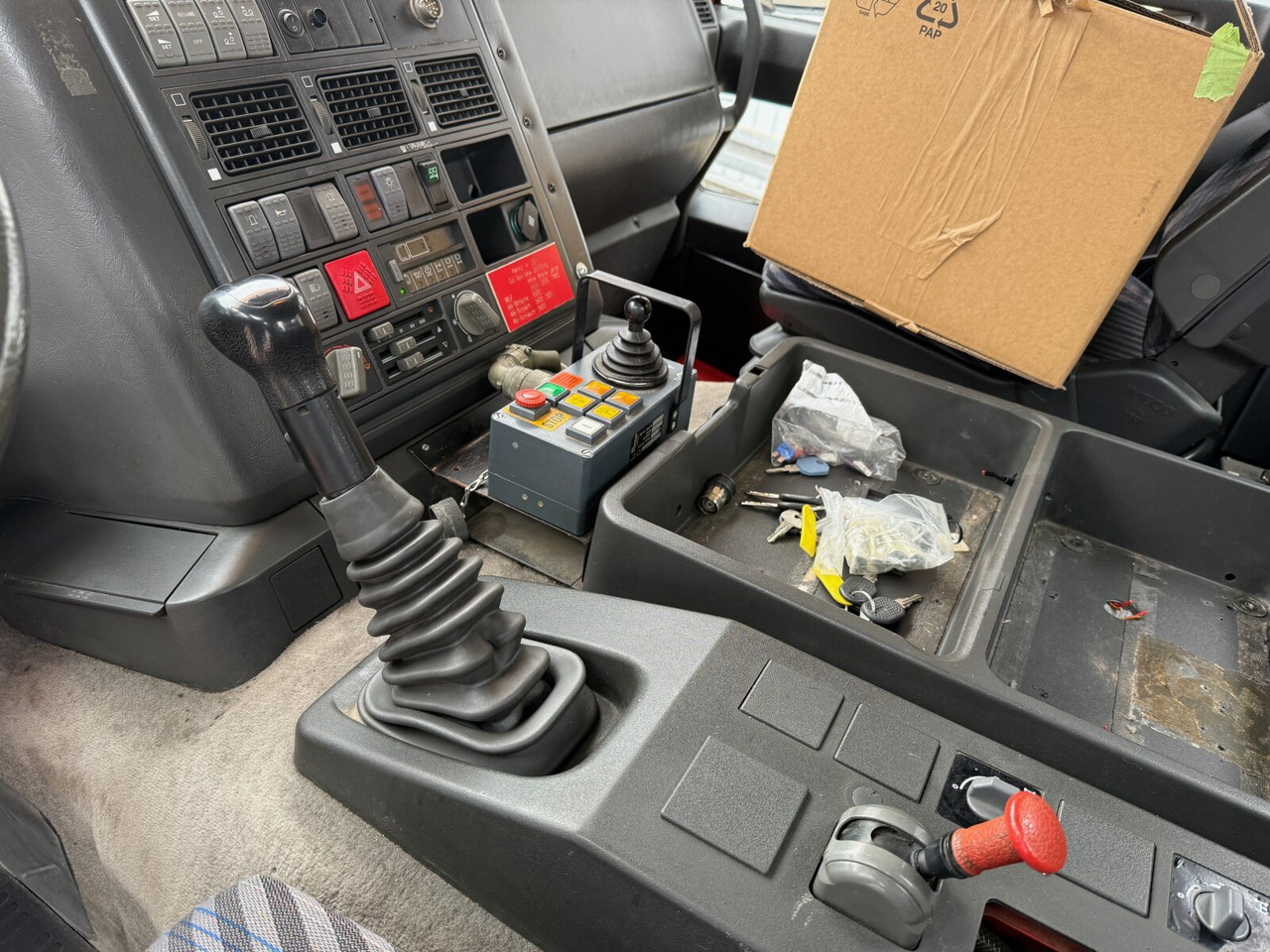 Andere EuroTech 240E38 6x2-4 EuroTech 240E38 6x2-4, Lift-/Lenkachse, Seilwinde, Kran Hiab 100 - Крюковой мультилифт, Автоманипулятор: фото 5 Andere EuroTech 240E38 6x2-4 EuroTech 240E38 6x2-4, Lift-/Lenkachse, Seilwinde, Kran Hiab 100 - Крюковой мультилифт, Автоманипулятор: фото 5
