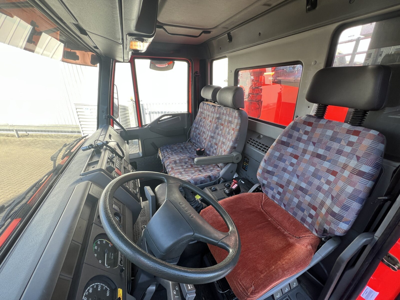 Andere FF 95 E 18 WR 4x4 FF 95 E 18 WR 4x4, 6000l Wassertank - Грузовик-цистерна: фото 4 Andere FF 95 E 18 WR 4x4 FF 95 E 18 WR 4x4, 6000l Wassertank - Грузовик-цистерна: фото 4