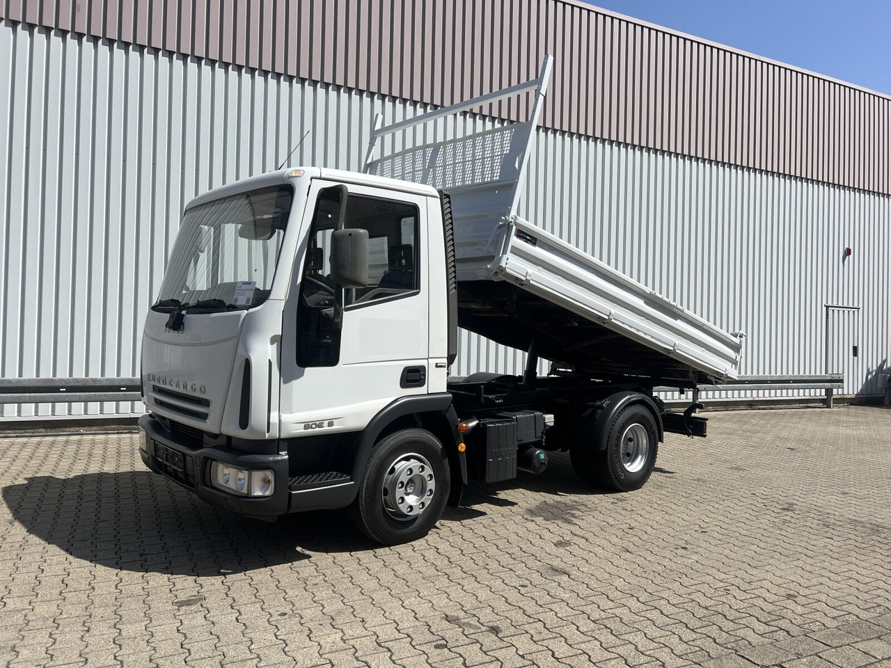 EuroCargo ML80E18K 4x2 EuroCargo ML80E18K 4x2 - Самосвал: фото 1 EuroCargo ML80E18K 4x2 EuroCargo ML80E18K 4x2 - Самосвал: фото 1