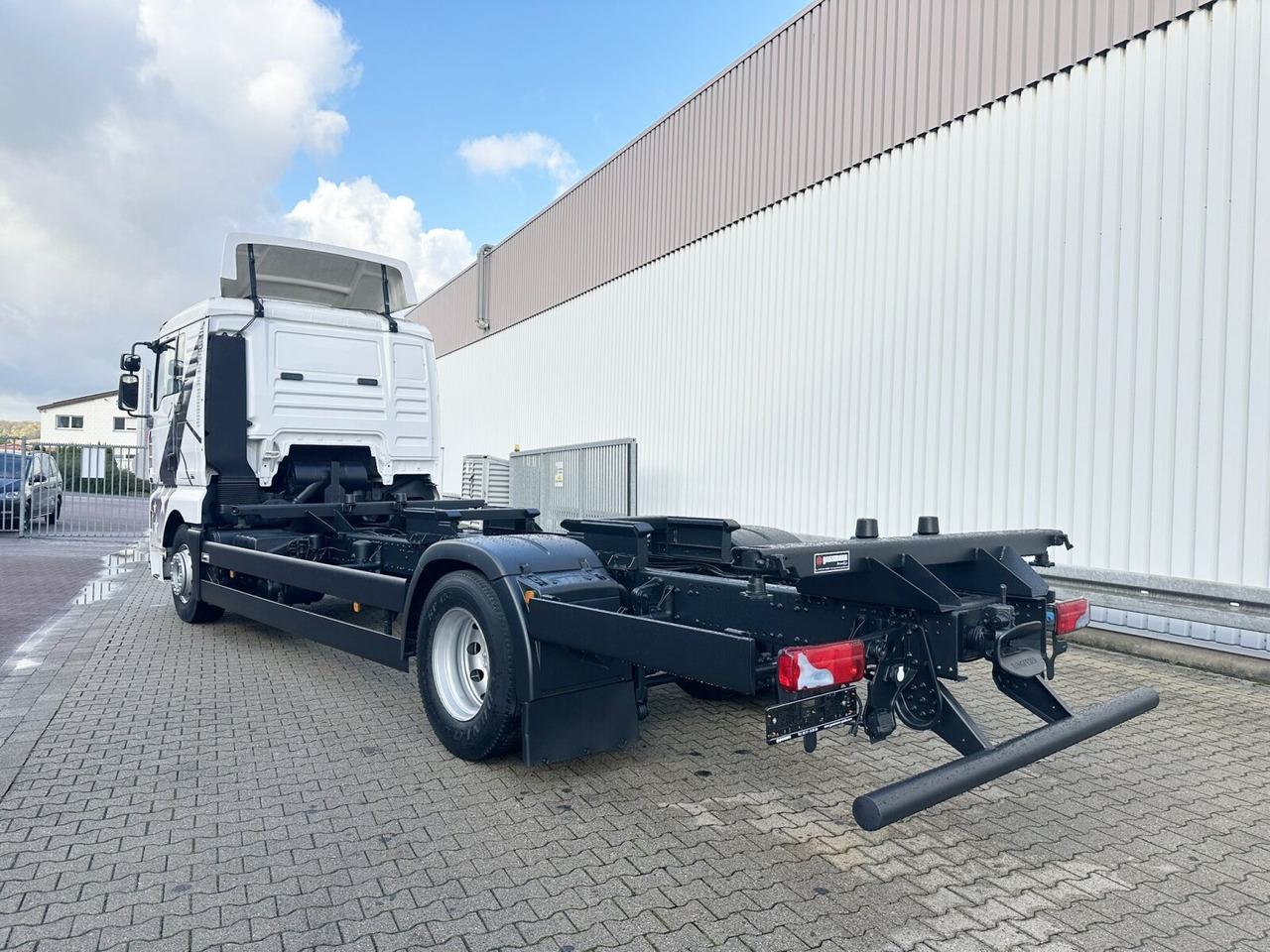 Грузовик MAN TGA 18.350 4x2 LL TGA 18.350 4x2 LL, Fahrschulausstattung: фото 11