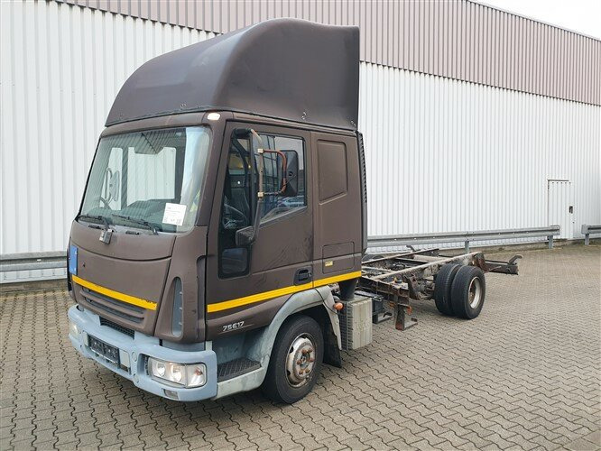 Iveco EuroCargo 75 E 17/4x2 EuroCargo 75 E 17/4x2, 6x VORHANDEN! - Грузовик-шасси: фото 1 Iveco EuroCargo 75 E 17/4x2 EuroCargo 75 E 17/4x2, 6x VORHANDEN! - Грузовик-шасси: фото 1