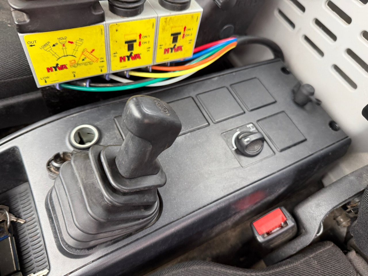 Iveco EuroCargo ML120E22 4x2 EuroCargo ML120E22 4x2, City-Abroller - Крюковой мультилифт: фото 5 Iveco EuroCargo ML120E22 4x2 EuroCargo ML120E22 4x2, City-Abroller - Крюковой мультилифт: фото 5