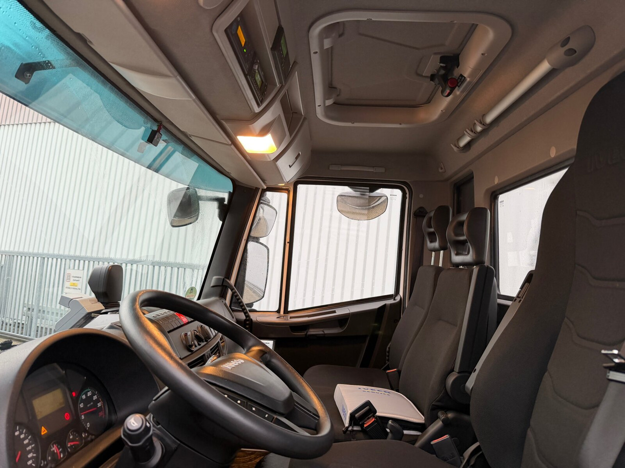 Iveco ML180E32 4x2 ML180E32 4x2 - Самосвал: фото 2 Iveco ML180E32 4x2 ML180E32 4x2 - Самосвал: фото 2