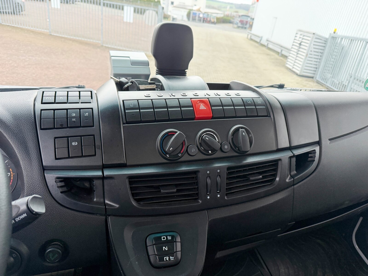 Iveco ML180E32 4x2 ML180E32 4x2 - Самосвал: фото 4 Iveco ML180E32 4x2 ML180E32 4x2 - Самосвал: фото 4