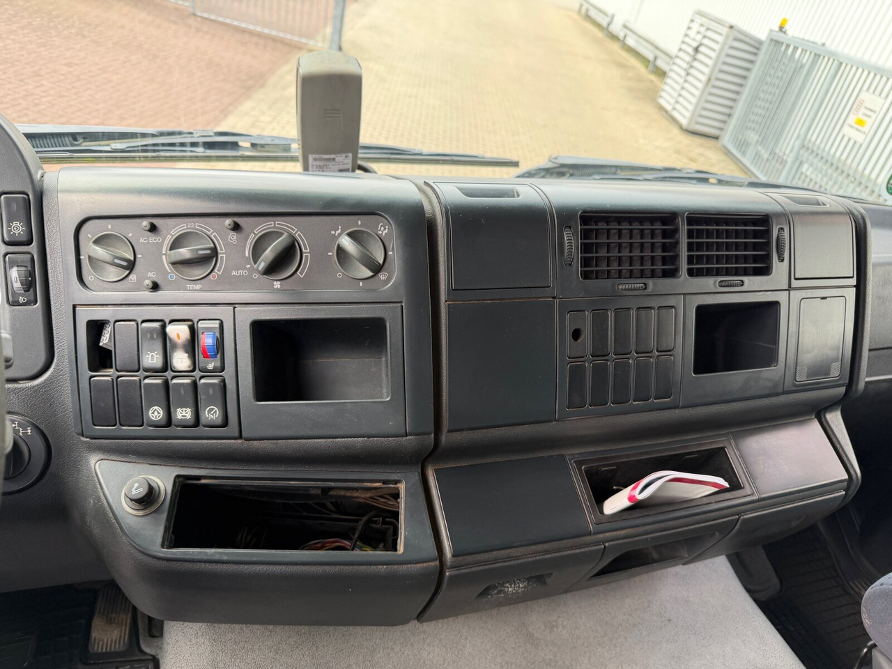 MAN TGA 26.400 6X4 BB TGA 26.400 6X4 BB, Intarder - Самосвал: фото 4 MAN TGA 26.400 6X4 BB TGA 26.400 6X4 BB, Intarder - Самосвал: фото 4