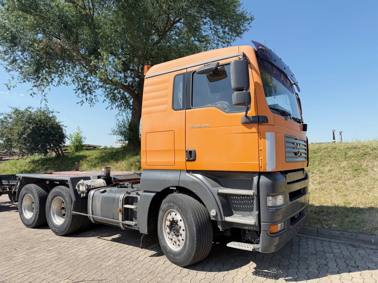 MAN TGA 26.430 6X4 BL TGA 26.430 6X4 BL - Грузовик-шасси: фото 1 MAN TGA 26.430 6X4 BL TGA 26.430 6X4 BL - Грузовик-шасси: фото 1