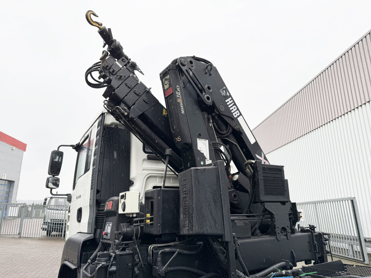 MAN TGA 33.350 6X4 BB TGA 33.350 6X4 BB mit Kran Hiab 166 E-3 HiDuo, Funk - Крюковой мультилифт, Автоманипулятор: фото 2 MAN TGA 33.350 6X4 BB TGA 33.350 6X4 BB mit Kran Hiab 166 E-3 HiDuo, Funk - Крюковой мультилифт, Автоманипулятор: фото 2