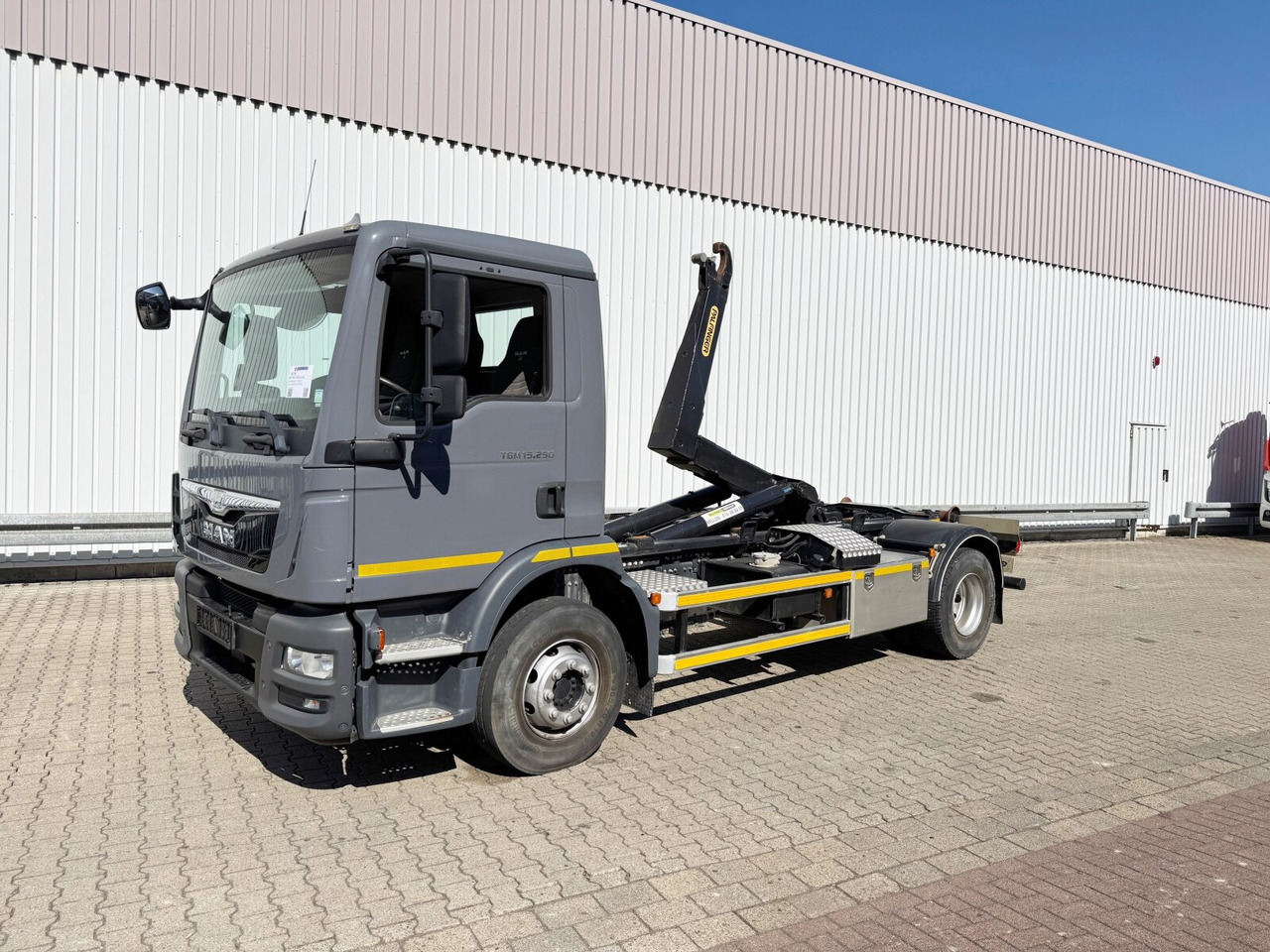 MAN TGM 15.250/340 4X2 BL TGM 15.250/340 4X2 BL - Крюковой мультилифт: фото 1 MAN TGM 15.250/340 4X2 BL TGM 15.250/340 4X2 BL - Крюковой мультилифт: фото 1