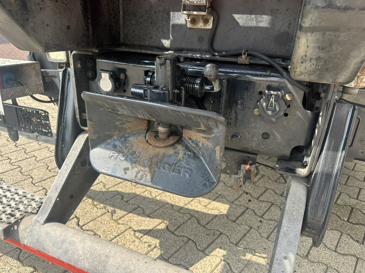 MAN TGS 26.400 6x2-4 LL TGS 26.400 6x2-4 LL, Lenk-/Lift, Edscha, Heckkran Palfinger PK23002-C + Jib PJ060A, Funk - Тентованный грузовик, Автоманипулятор: фото 2 MAN TGS 26.400 6x2-4 LL TGS 26.400 6x2-4 LL, Lenk-/Lift, Edscha, Heckkran Palfinger PK23002-C + Jib PJ060A, Funk - Тентованный грузовик, Автоманипулятор: фото 2