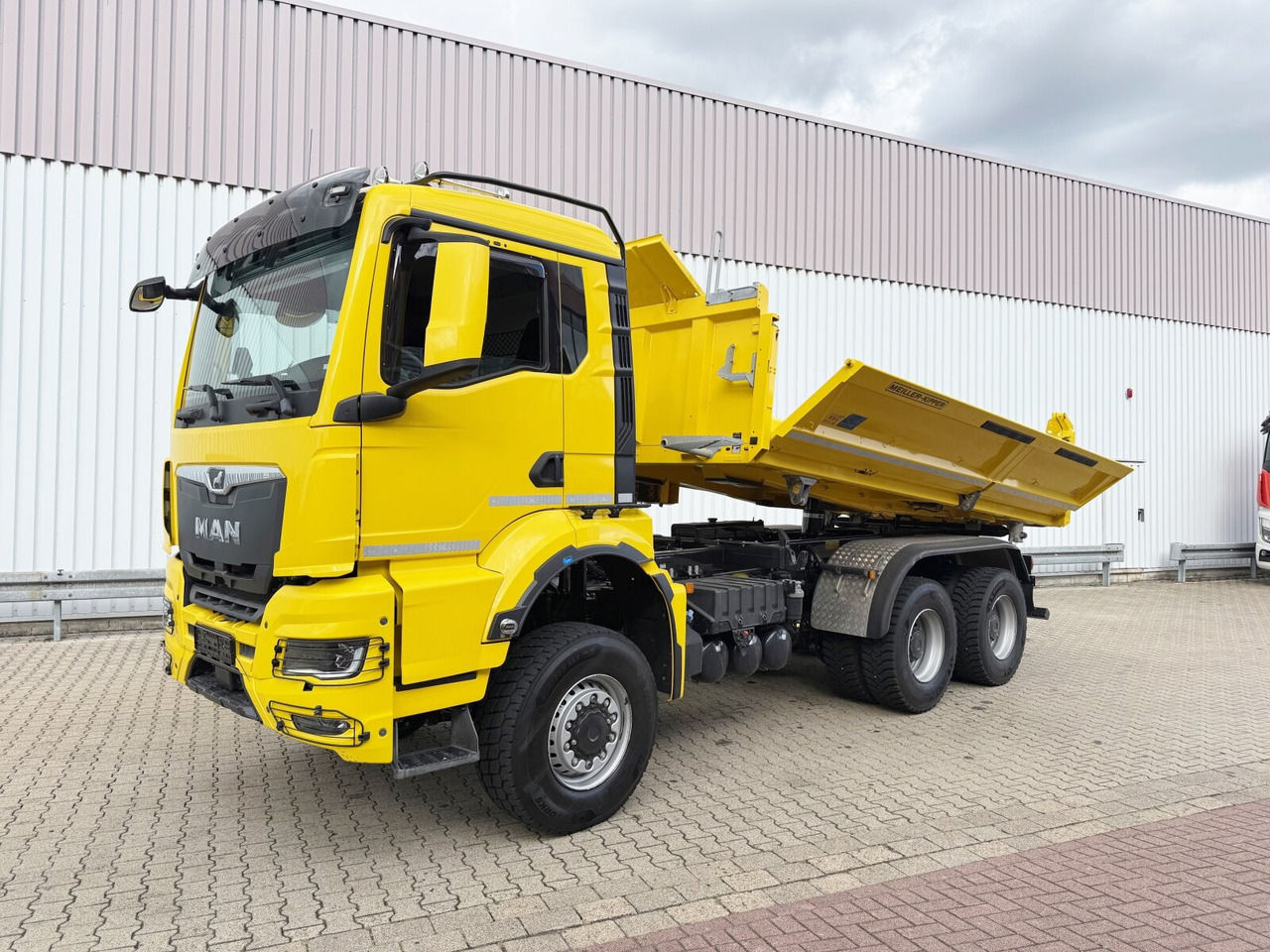 MAN TGS 26.470 6x6 BB TGS 26.470 6x6 BB, Hohe Bauart, Navi, Motorabtrieb, Bordmatik - Самосвал: фото 1 MAN TGS 26.470 6x6 BB TGS 26.470 6x6 BB, Hohe Bauart, Navi, Motorabtrieb, Bordmatik - Самосвал: фото 1