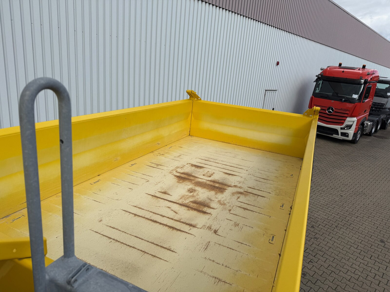 MAN TGS 26.470 6x6 BB TGS 26.470 6x6 BB, Hohe Bauart, Navi, Motorabtrieb, Bordmatik - Самосвал: фото 2 MAN TGS 26.470 6x6 BB TGS 26.470 6x6 BB, Hohe Bauart, Navi, Motorabtrieb, Bordmatik - Самосвал: фото 2