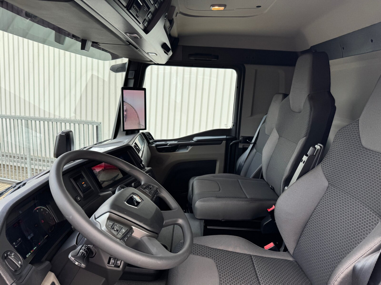MAN TGS 26.520 6x6 BB TGS 26.520 6x6 BB, PriTarder, Navi, Optiview, Einzelbereifung - Грузовик-шасси: фото 2 MAN TGS 26.520 6x6 BB TGS 26.520 6x6 BB, PriTarder, Navi, Optiview, Einzelbereifung - Грузовик-шасси: фото 2