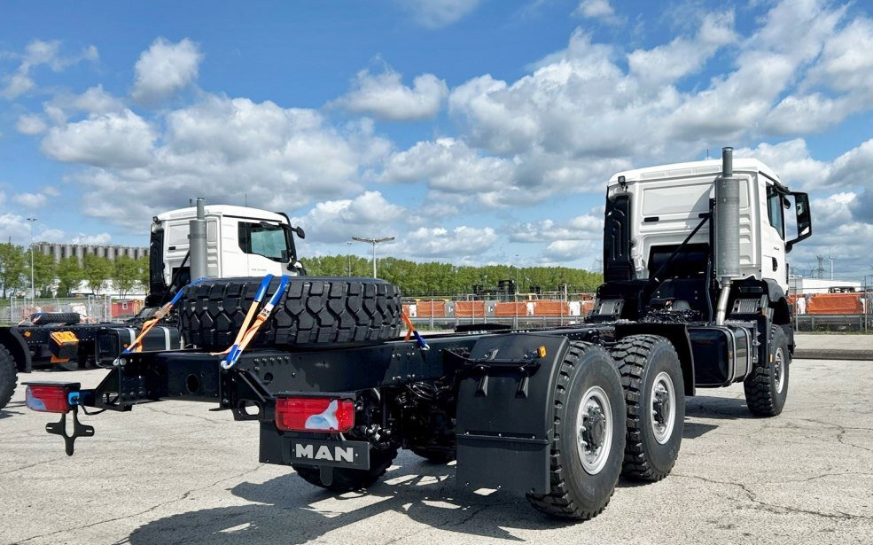 MAN TGS 33.440 6x6 BB CH TGS 33.440 6x6 BB CH, Euro2, Einzelbereifung - Грузовик-шасси: фото 5 MAN TGS 33.440 6x6 BB CH TGS 33.440 6x6 BB CH, Euro2, Einzelbereifung - Грузовик-шасси: фото 5