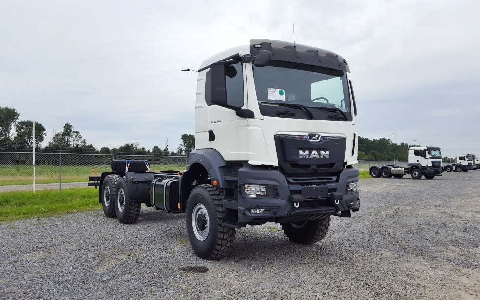 MAN TGS 33.440 6x6 BB CH TGS 33.440 6x6 BB CH, Euro2, Einzelbereifung - Грузовик-шасси: фото 3 MAN TGS 33.440 6x6 BB CH TGS 33.440 6x6 BB CH, Euro2, Einzelbereifung - Грузовик-шасси: фото 3