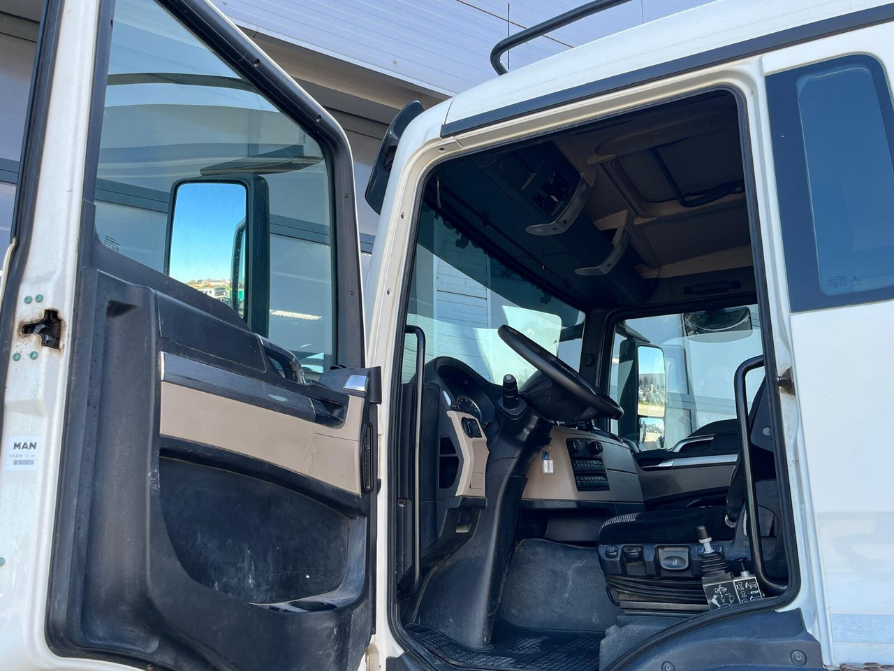 MAN TGS 35.460 8X4 BB TGS 35.460 8X4 BB, Meiller Bordmatik 13m³ - Самосвал: фото 4 MAN TGS 35.460 8X4 BB TGS 35.460 8X4 BB, Meiller Bordmatik 13m³ - Самосвал: фото 4