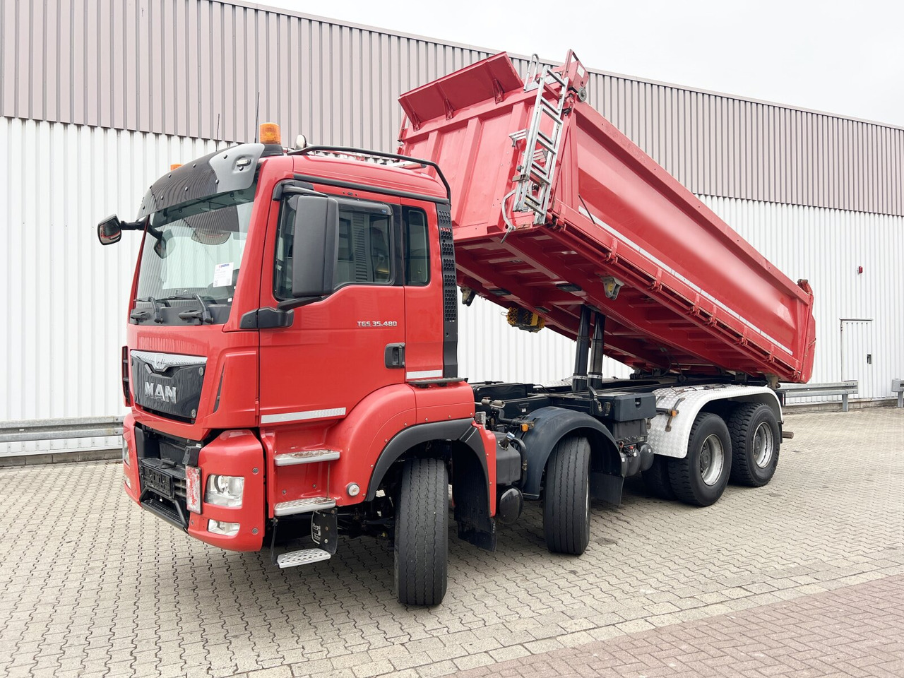 MAN TGS 35.480 8X4 BB TGS 35.480 8X4 BB, Intarder, Navi - Самосвал: фото 1 MAN TGS 35.480 8X4 BB TGS 35.480 8X4 BB, Intarder, Navi - Самосвал: фото 1