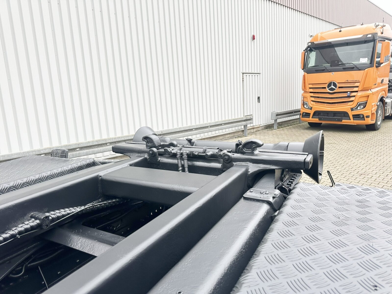 MAN TGS 35.480 8X4 BL TGS 35.400 8x4 BL, Schub-Knick bis 6,5m Container - Крюковой мультилифт: фото 2 MAN TGS 35.480 8X4 BL TGS 35.400 8x4 BL, Schub-Knick bis 6,5m Container - Крюковой мультилифт: фото 2