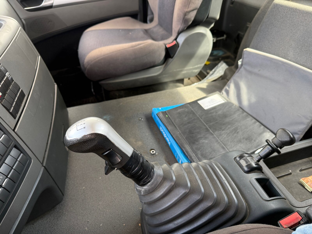 MAN TGS 35.480 8x4 BL TGS 35.480 8x4 BL, PriTarder, Navi - Крюковой мультилифт: фото 5 MAN TGS 35.480 8x4 BL TGS 35.480 8x4 BL, PriTarder, Navi - Крюковой мультилифт: фото 5