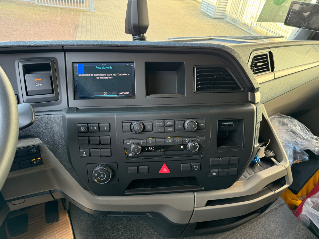 MAN TGS 35.480 8x6H BL CH TGS 35.480 8x6H BL CH, HydroDrive, Navi, Nebenantrieb - Грузовик-шасси: фото 5 MAN TGS 35.480 8x6H BL CH TGS 35.480 8x6H BL CH, HydroDrive, Navi, Nebenantrieb - Грузовик-шасси: фото 5